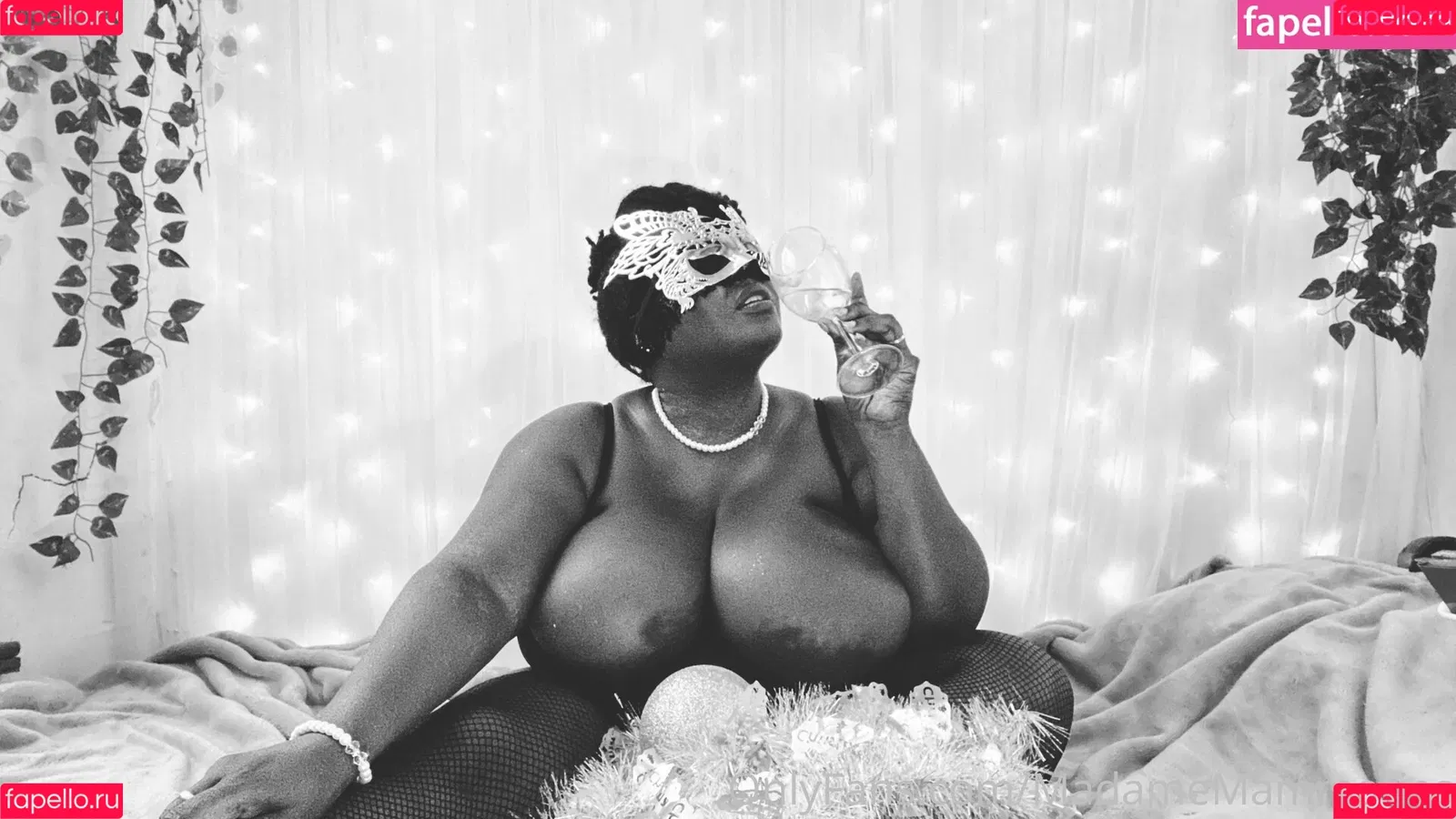 madamemammaries Onlyfans Photo Gallery 