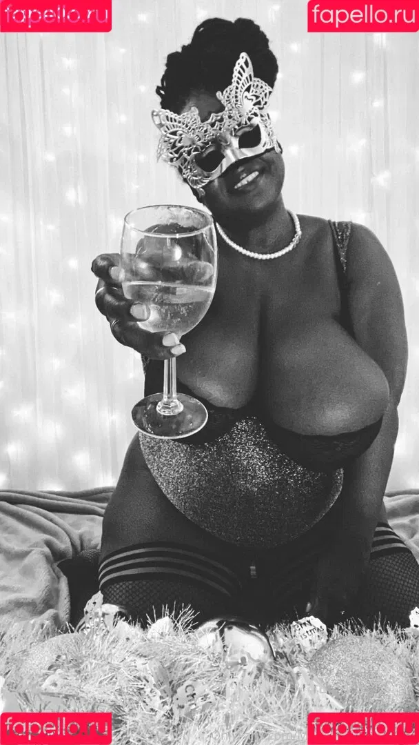 madamemammaries Onlyfans Photo Gallery 