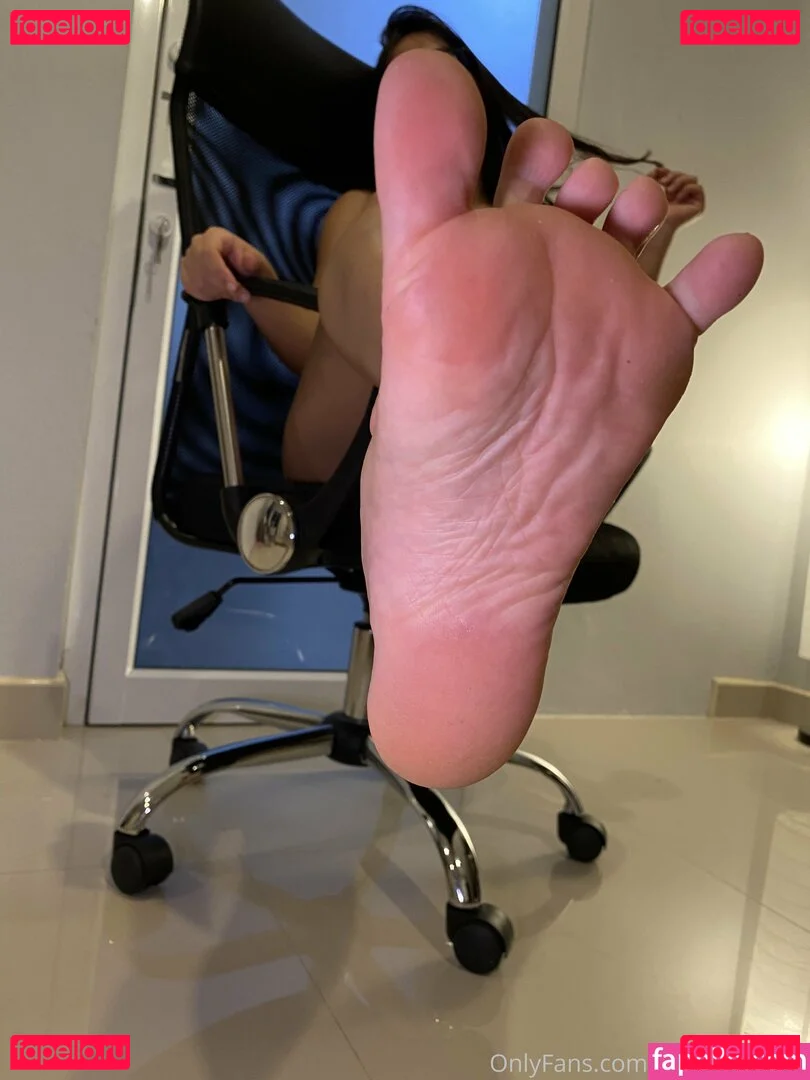 eurasian_feet Onlyfans Photo Gallery 