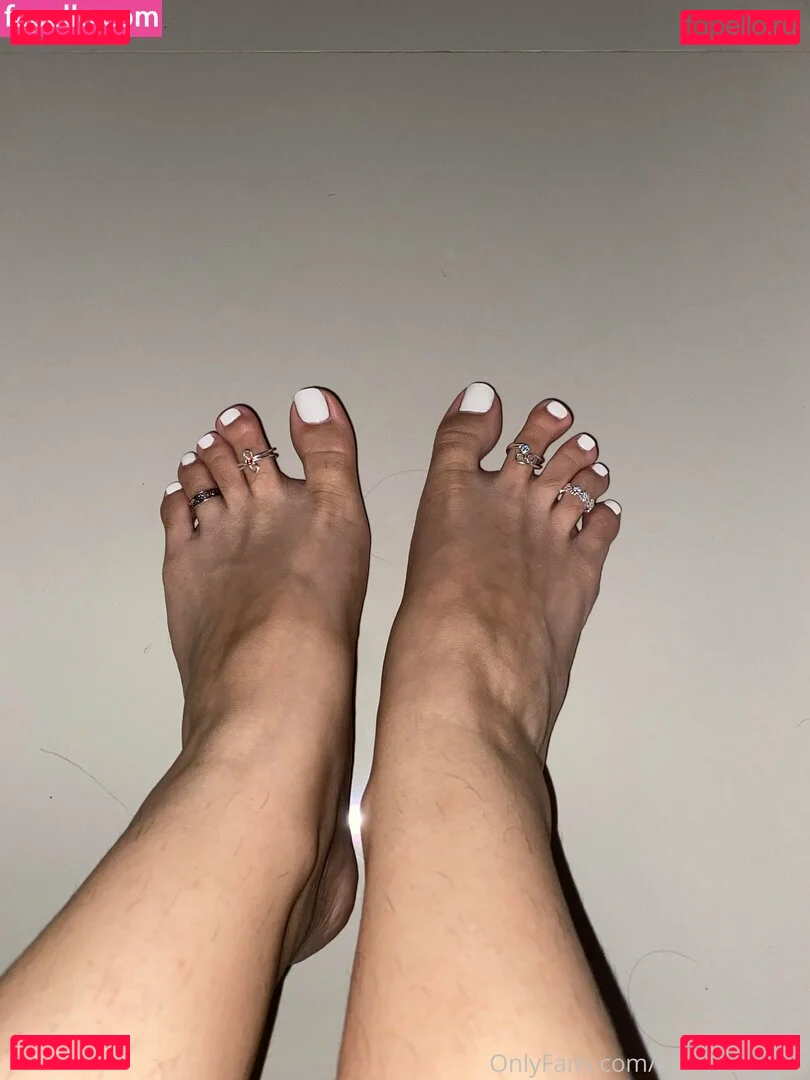eurasian_feet Onlyfans Photo Gallery 