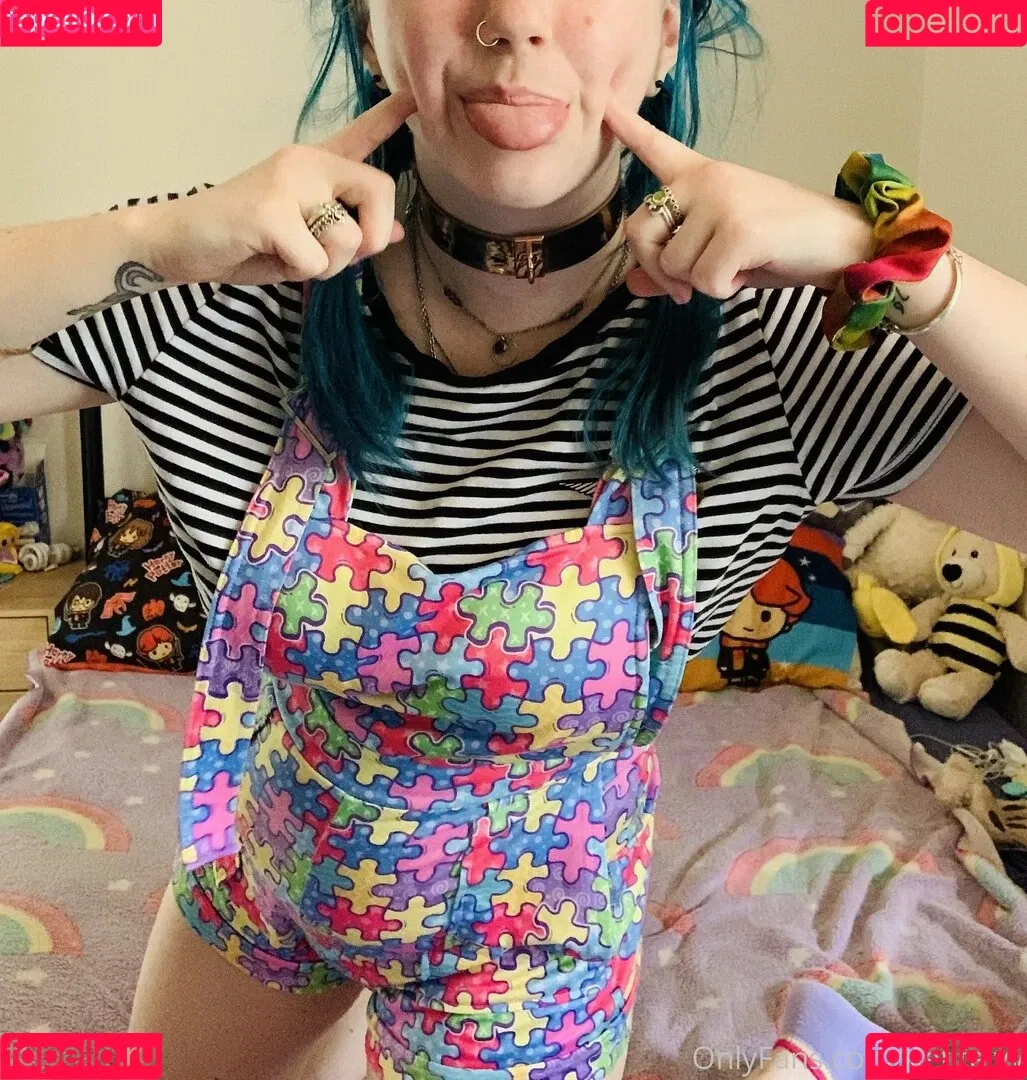 petiteivy Onlyfans Photo Gallery 