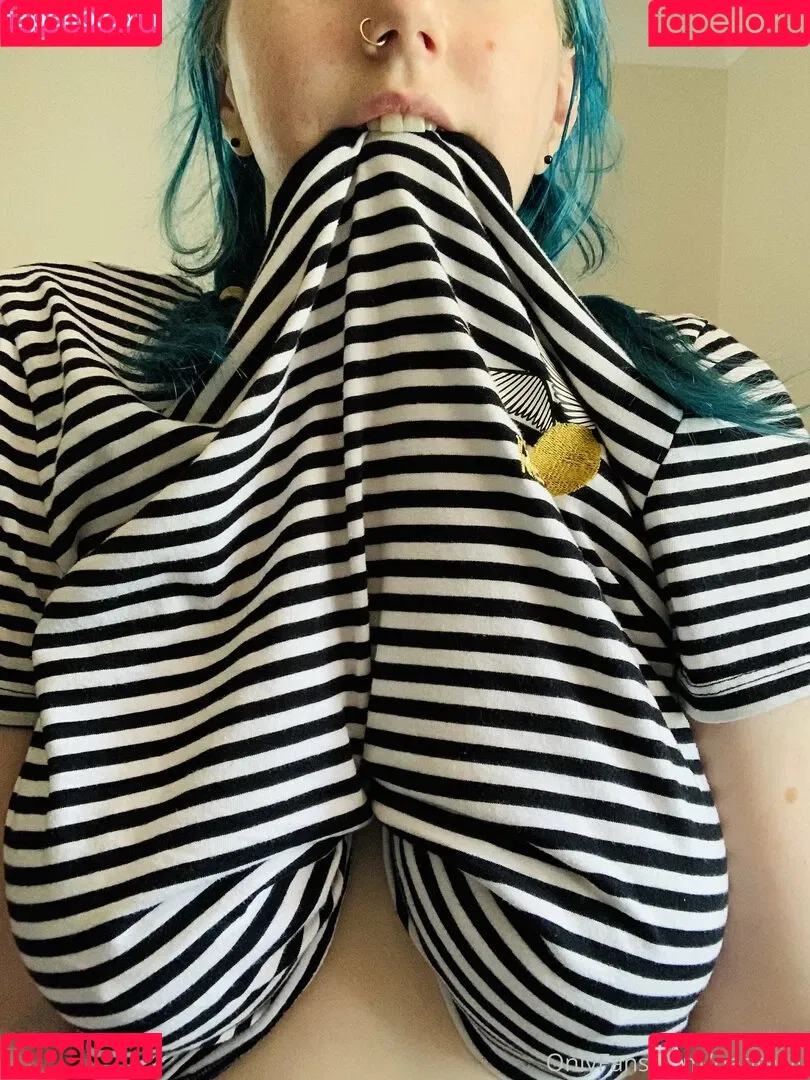 petiteivy Onlyfans Photo Gallery 