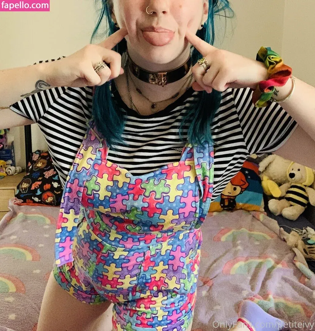 petiteivy Onlyfans Photo Gallery 