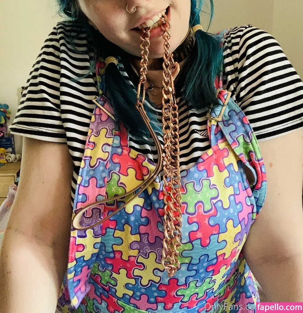 petiteivy Onlyfans Photo Gallery 