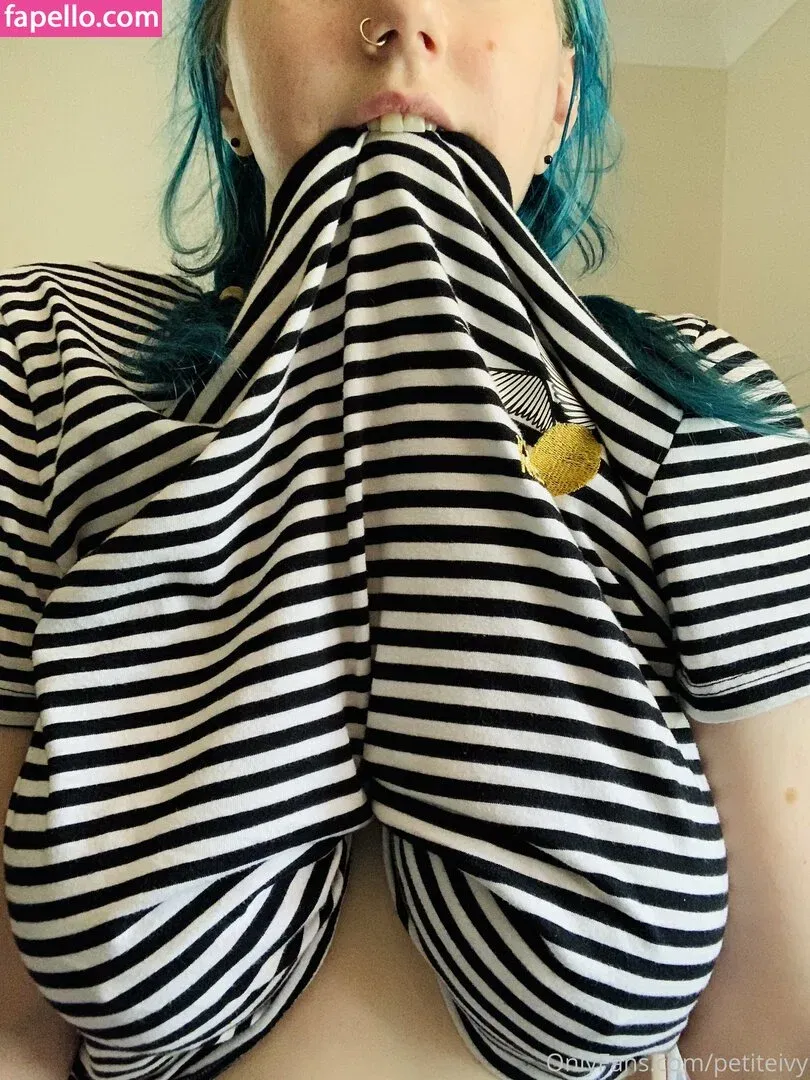 petiteivy Onlyfans Photo Gallery 