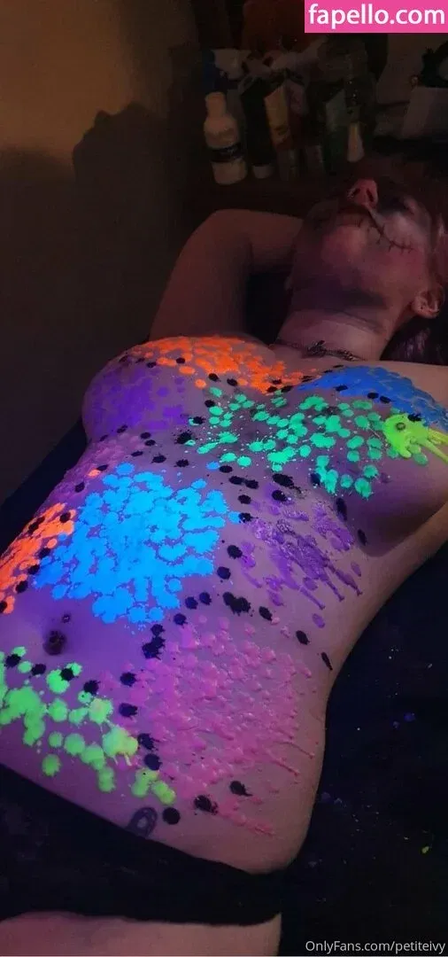 petiteivy Onlyfans Photo Gallery 