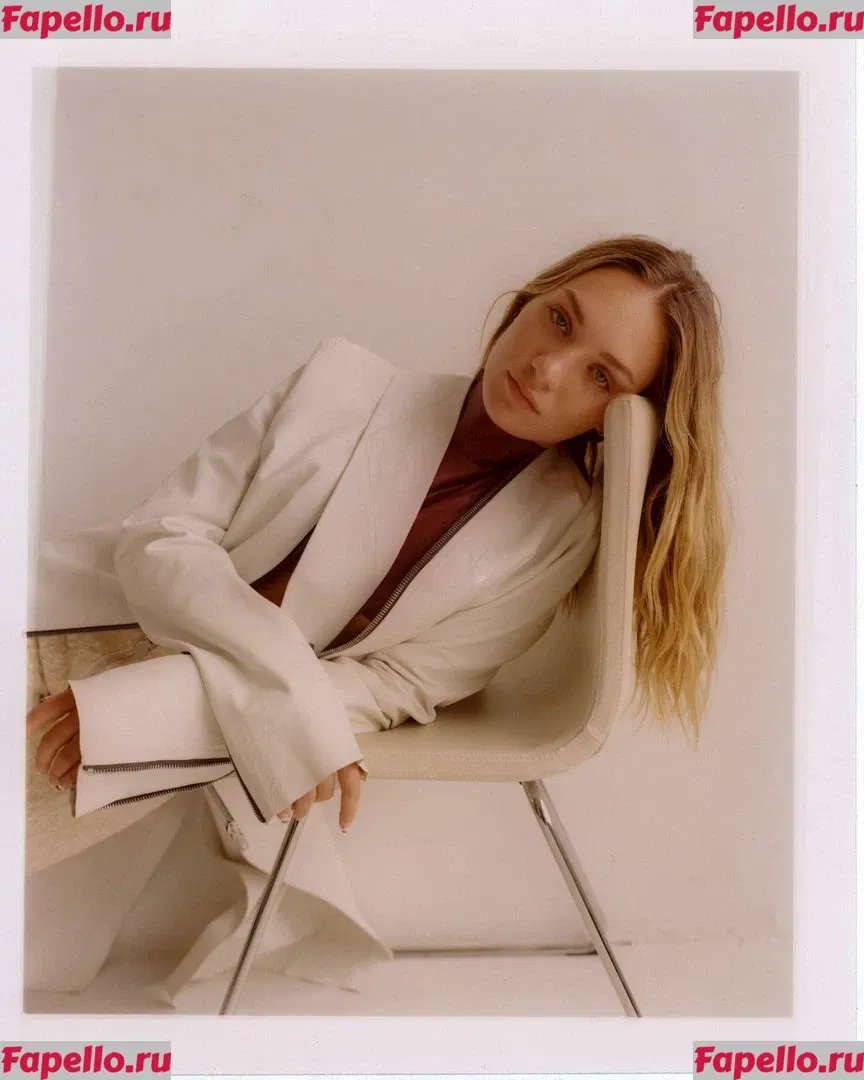 Maddie Ziegler Onlyfans Photo Gallery 