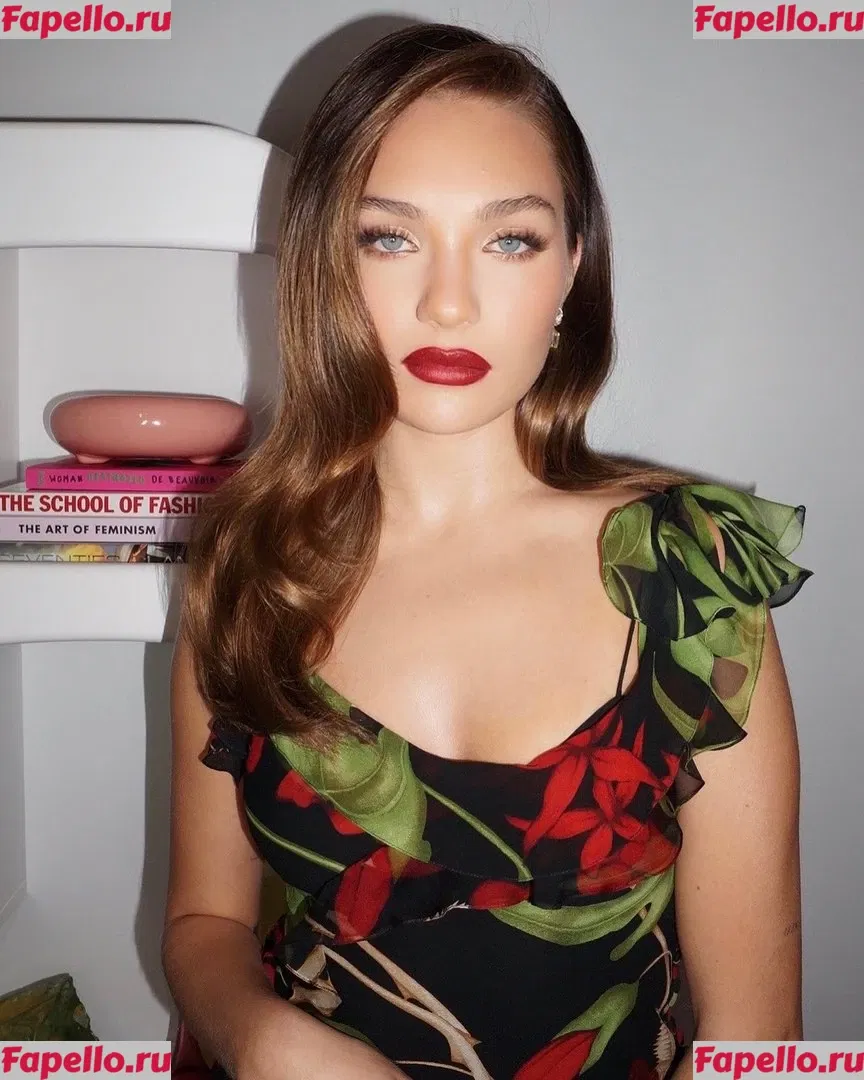 Maddie Ziegler Onlyfans Photo Gallery 