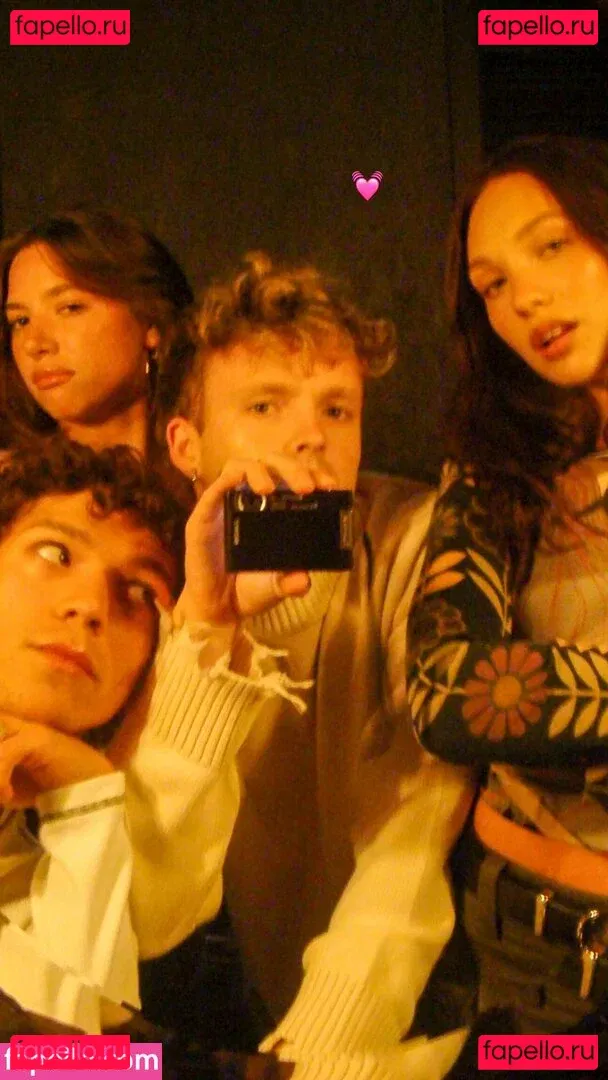 Maddie Ziegler Onlyfans Photo Gallery 