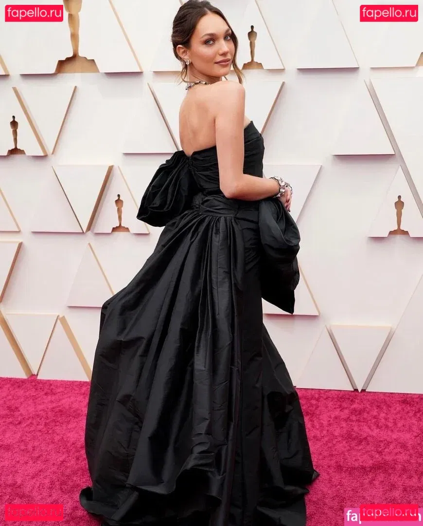 Maddie Ziegler Onlyfans Photo Gallery 