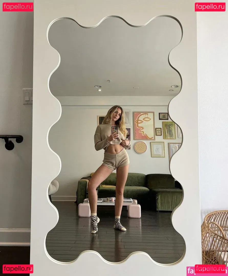 Maddie Ziegler Onlyfans Photo Gallery 