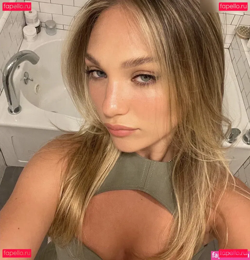 Maddie Ziegler Onlyfans Photo Gallery 