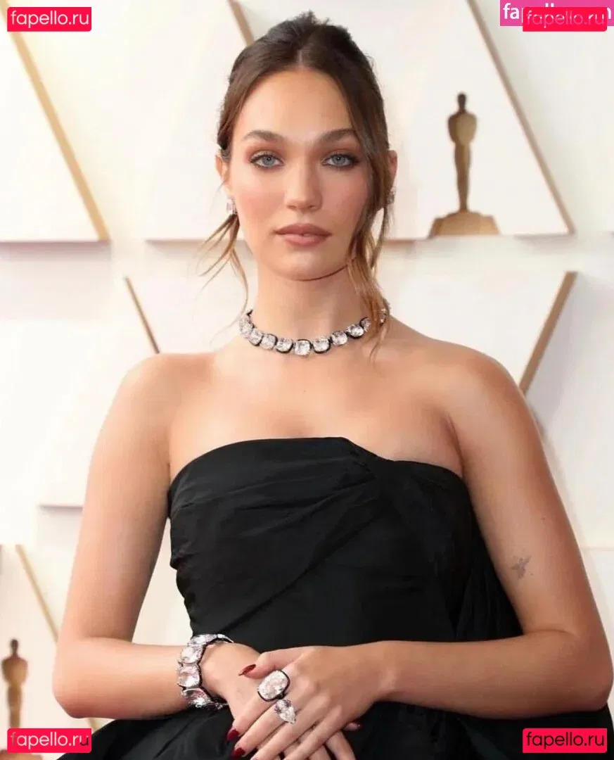 Maddie Ziegler Onlyfans Photo Gallery 