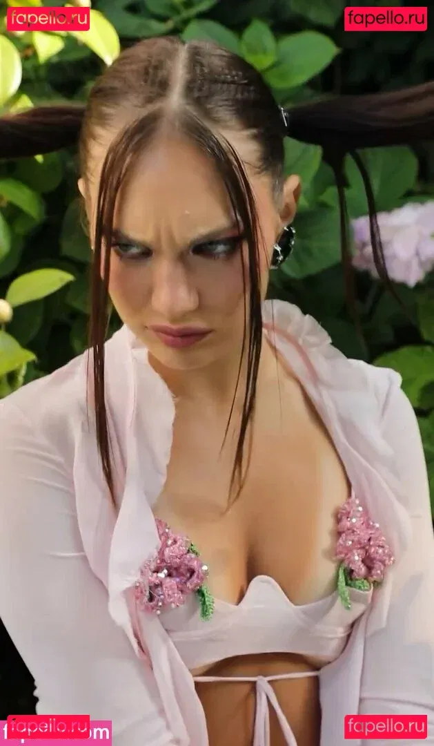 Maddie Ziegler Onlyfans Photo Gallery 