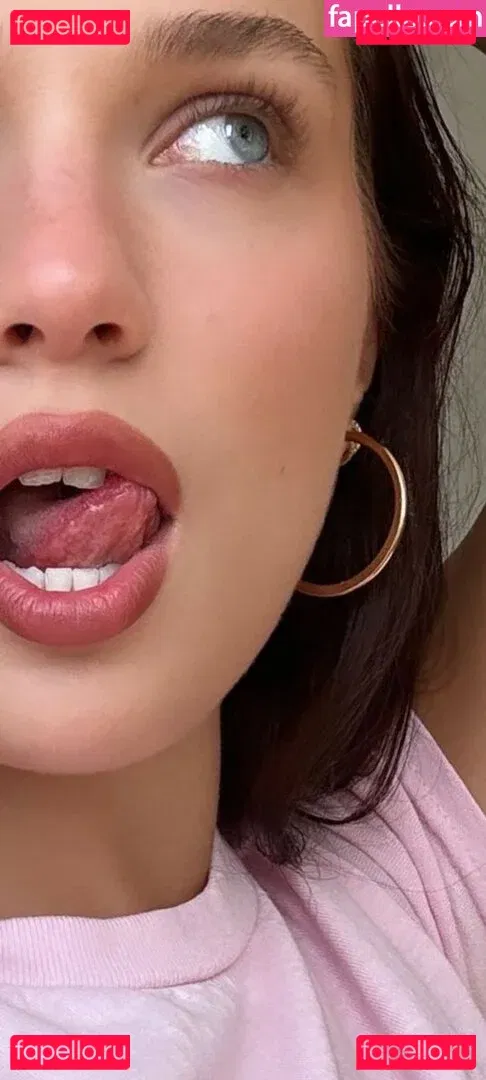 Maddie Ziegler Onlyfans Photo Gallery 