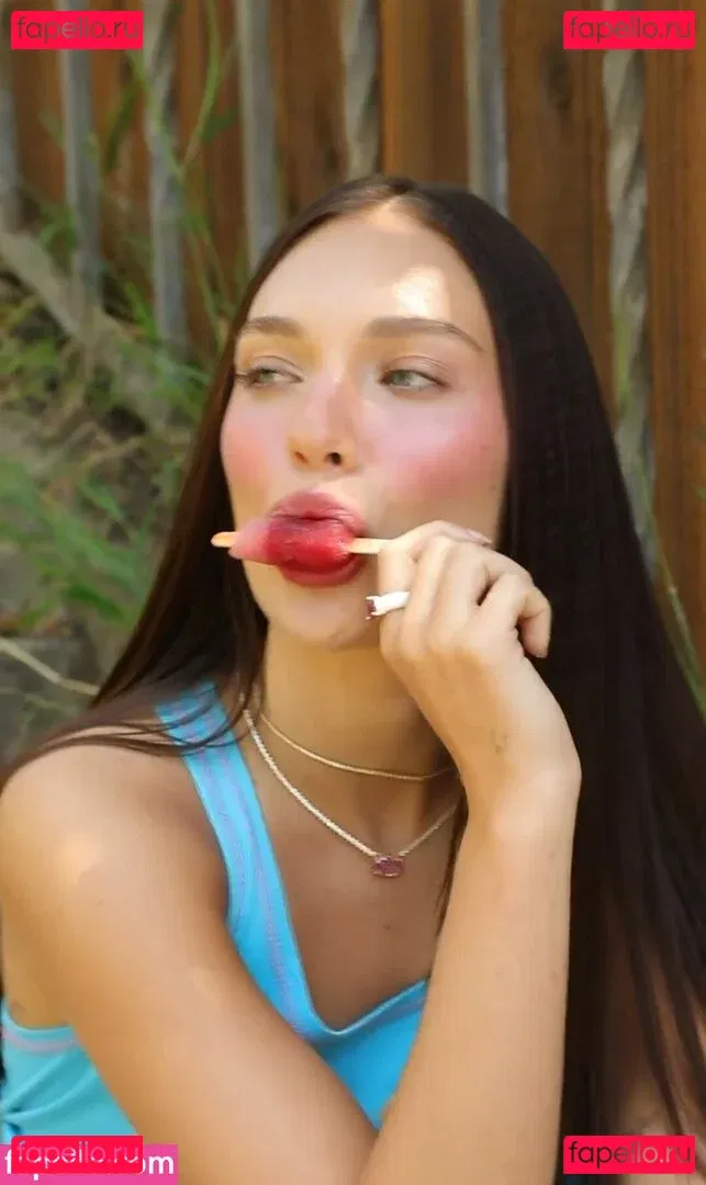 Maddie Ziegler Onlyfans Photo Gallery 