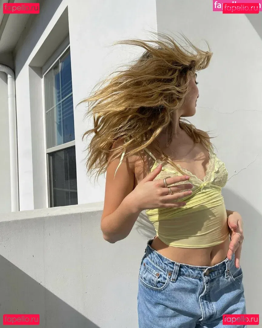 Maddie Ziegler Onlyfans Photo Gallery 