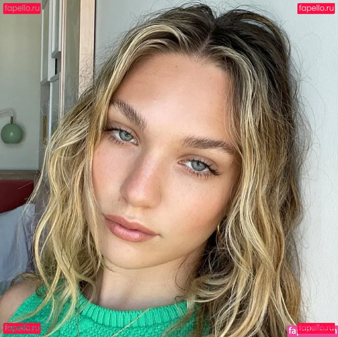 Maddie Ziegler Onlyfans Photo Gallery 