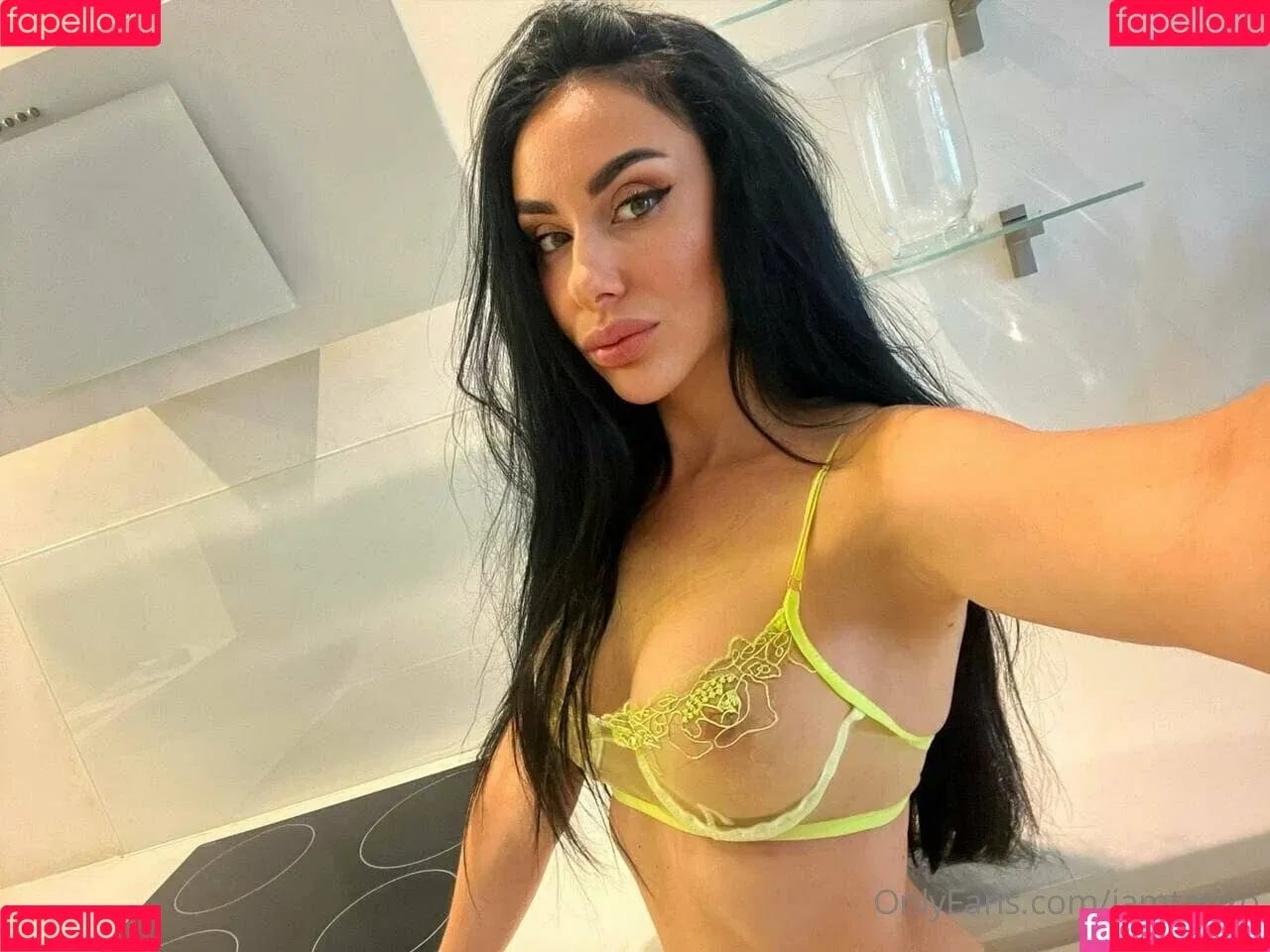 iamalinaxo Onlyfans Photo Gallery 