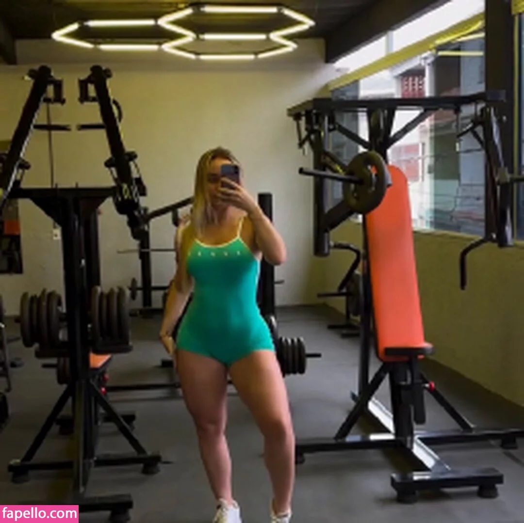 Naelly Flores Onlyfans Photo Gallery 