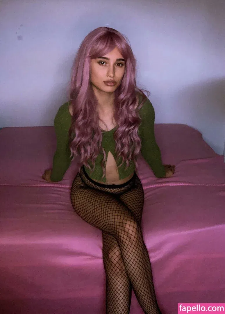 Li-lana Onlyfans Photo Gallery 