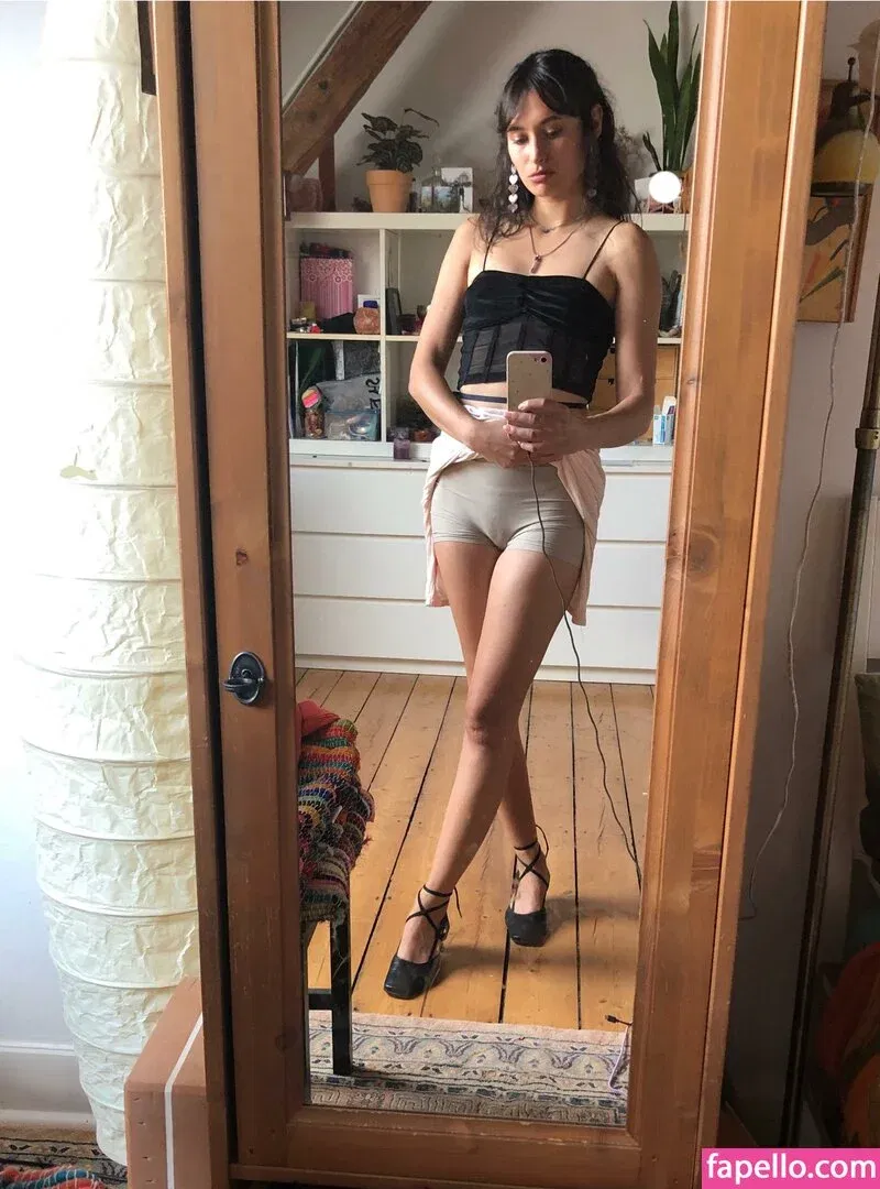 Li-lana Onlyfans Photo Gallery 