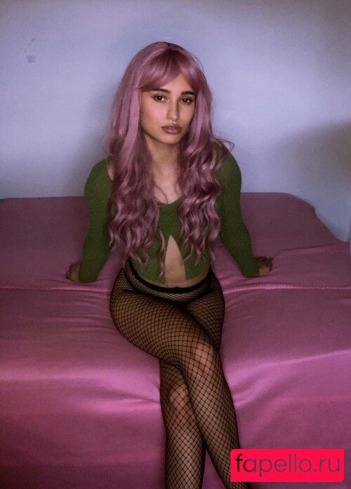 Li-lana Onlyfans Photo Gallery 