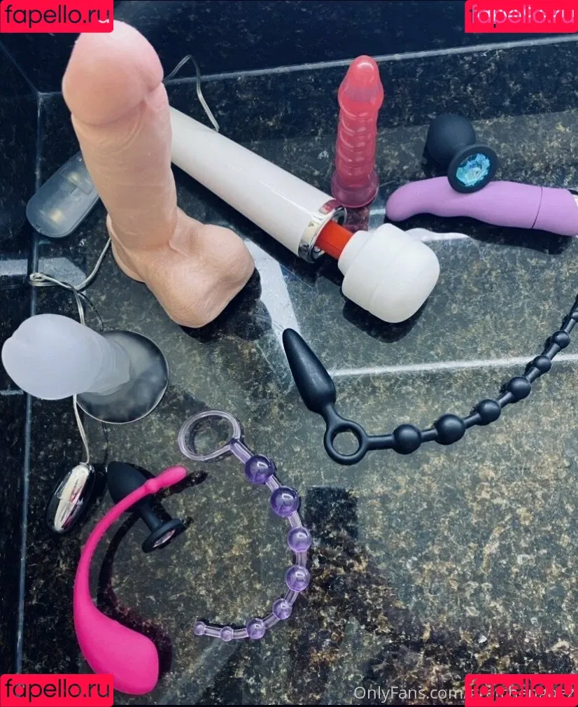 gretchengoez Onlyfans Photo Gallery 