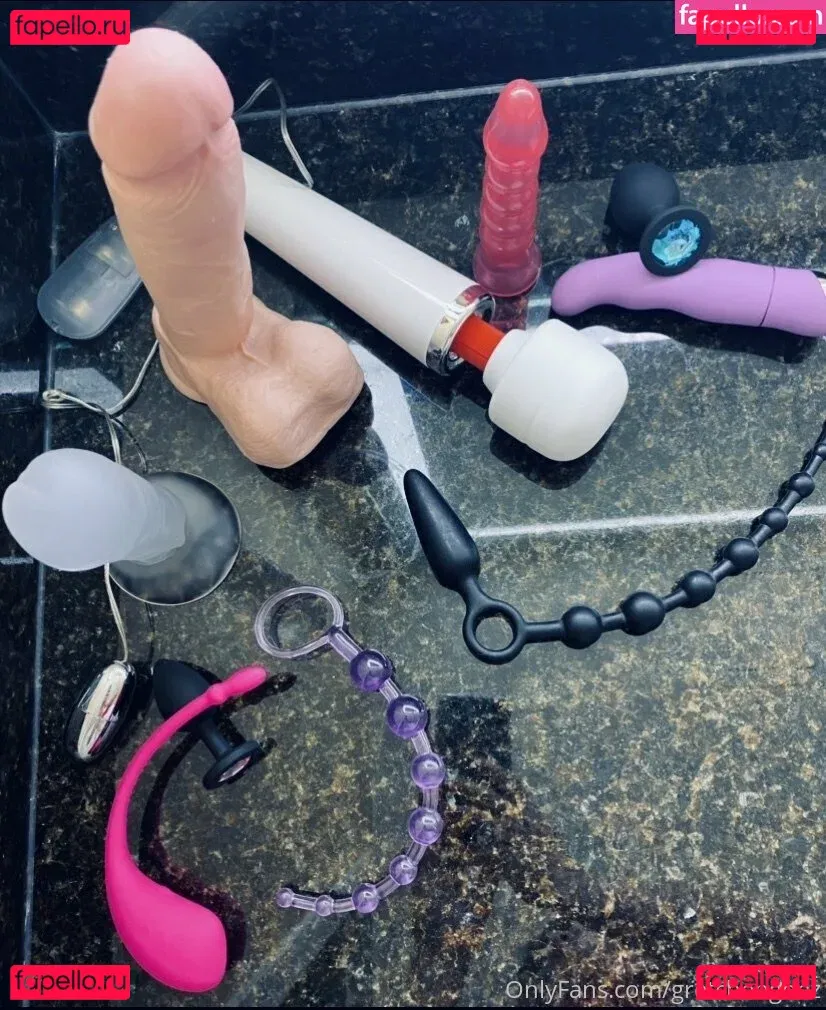 gretchengoez Onlyfans Photo Gallery 