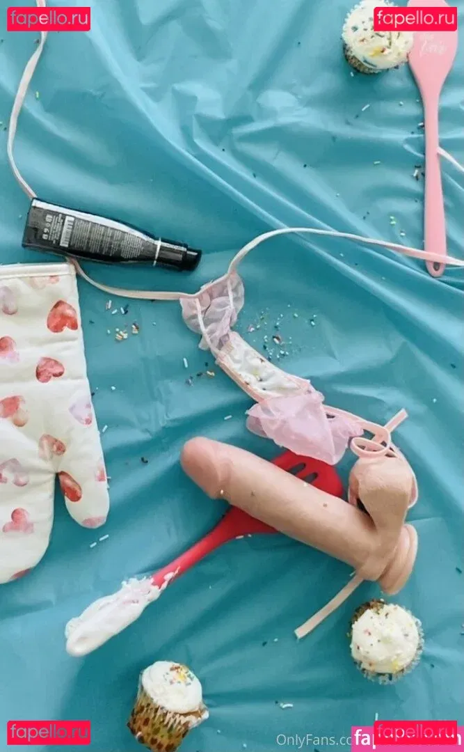 gretchengoez Onlyfans Photo Gallery 