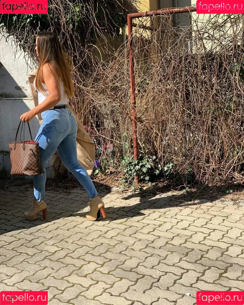Sarah Slavo Onlyfans Photo Gallery 