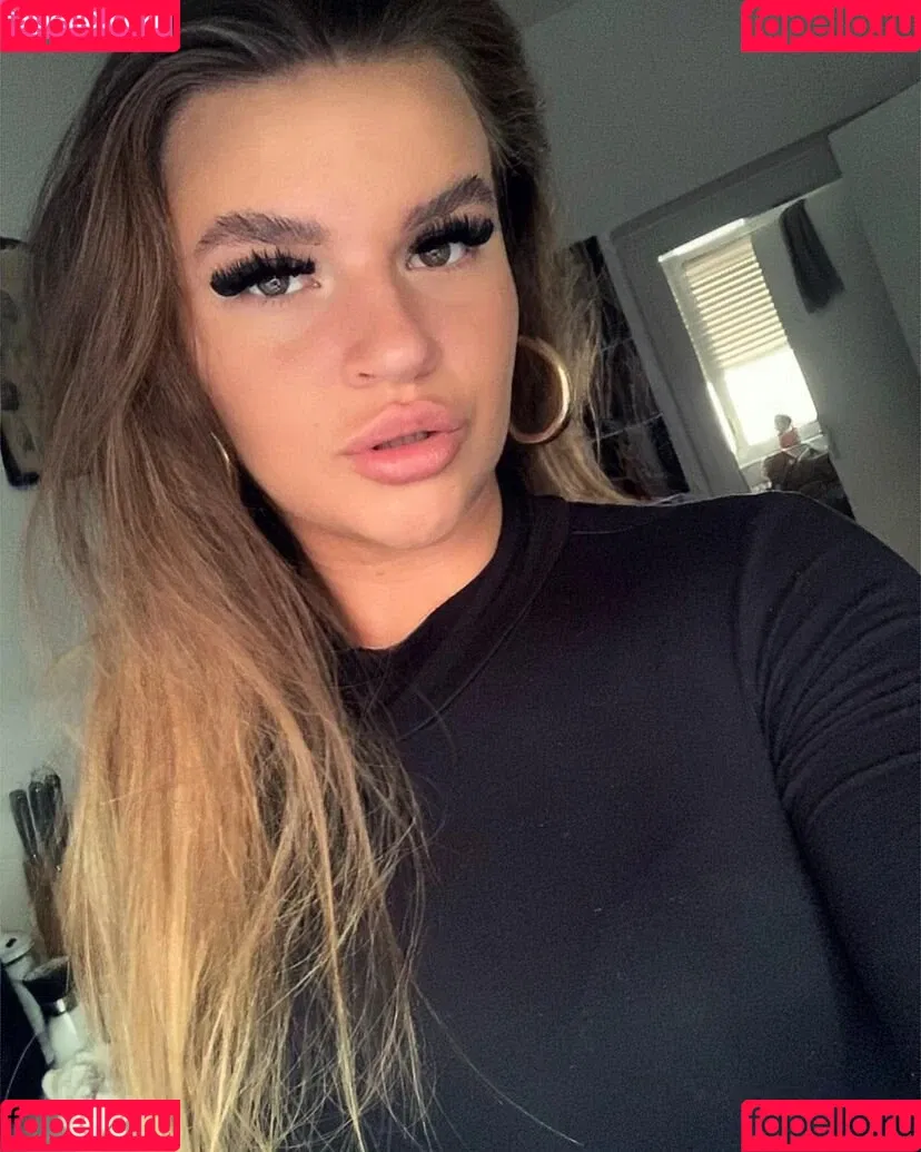 Sarah Slavo Onlyfans Photo Gallery 