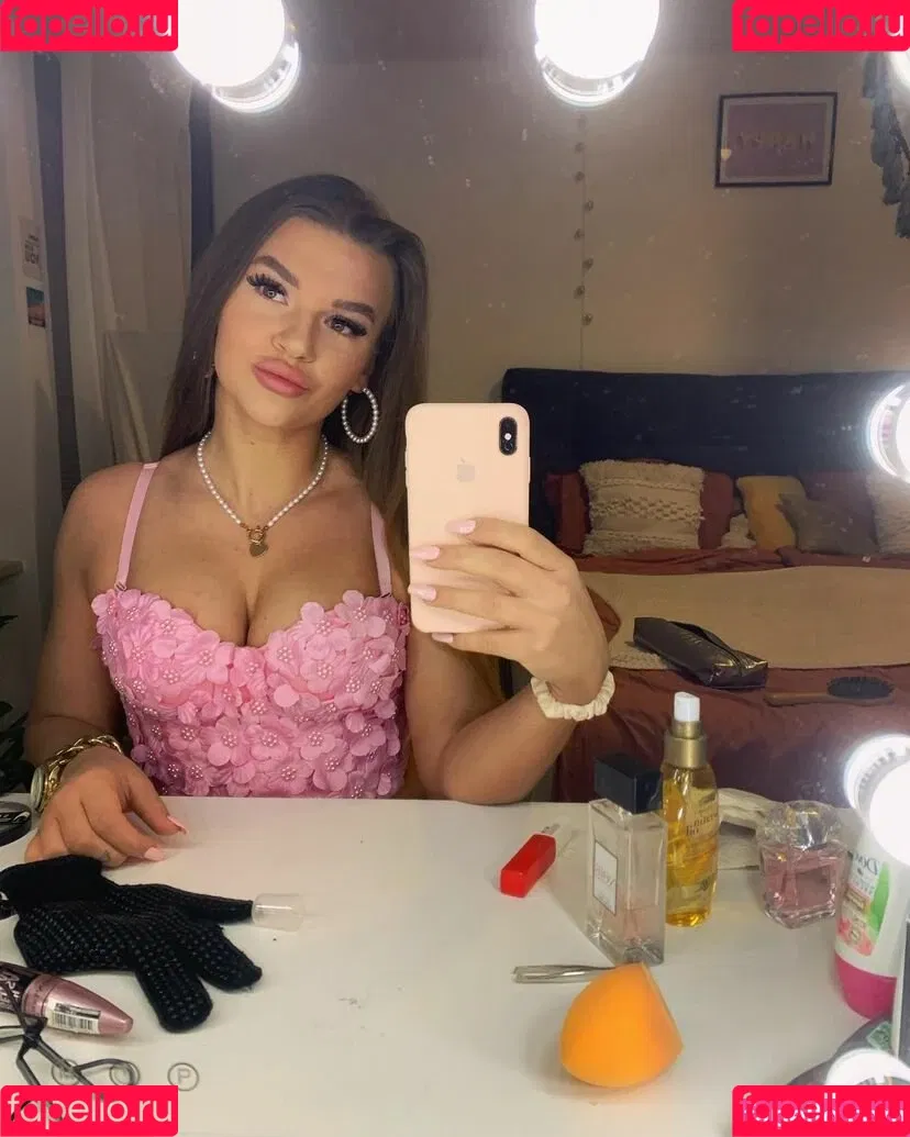Sarah Slavo Onlyfans Photo Gallery 