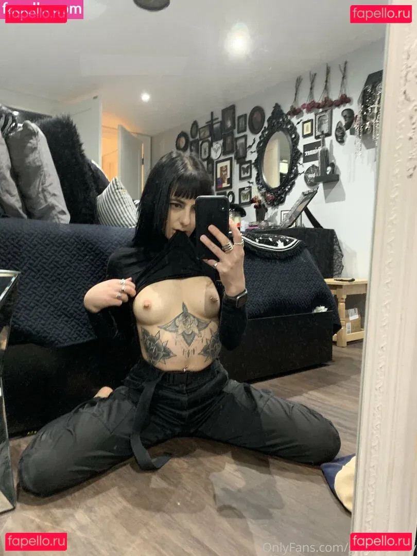 gothhbabyy Onlyfans Photo Gallery 