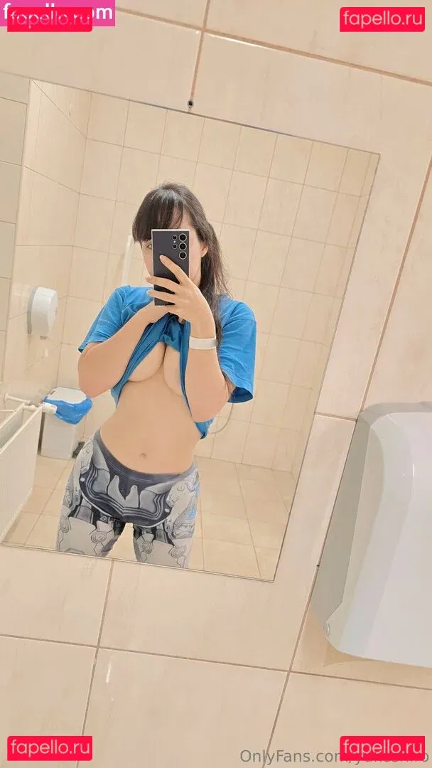 Yukeshiro Onlyfans Photo Gallery 