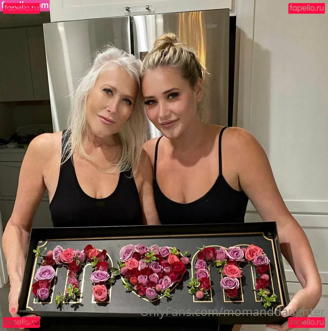 hannahandsuzie Onlyfans Photo Gallery 