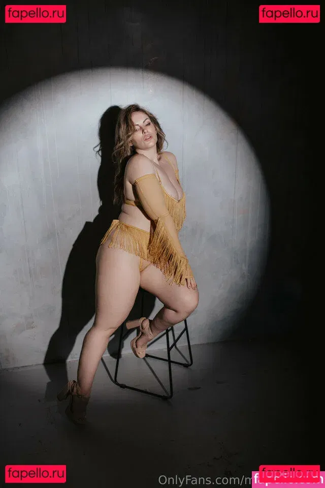 Stephy Miss Curvy Onlyfans Photo Gallery 