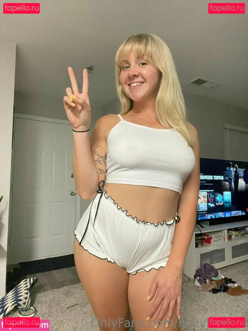 hollyhumps Onlyfans Photo Gallery 