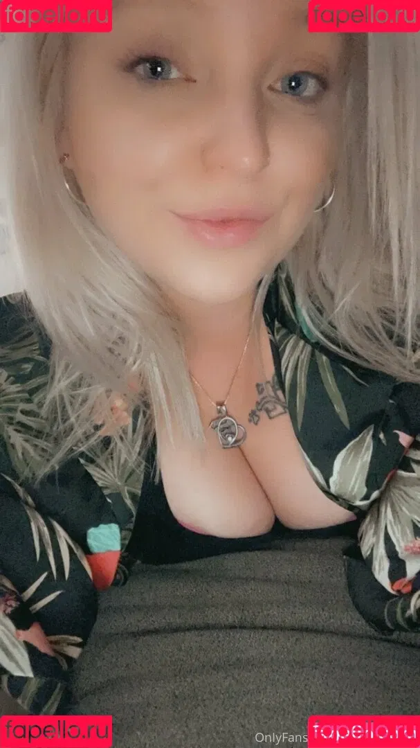 mommithiccc Onlyfans Photo Gallery 