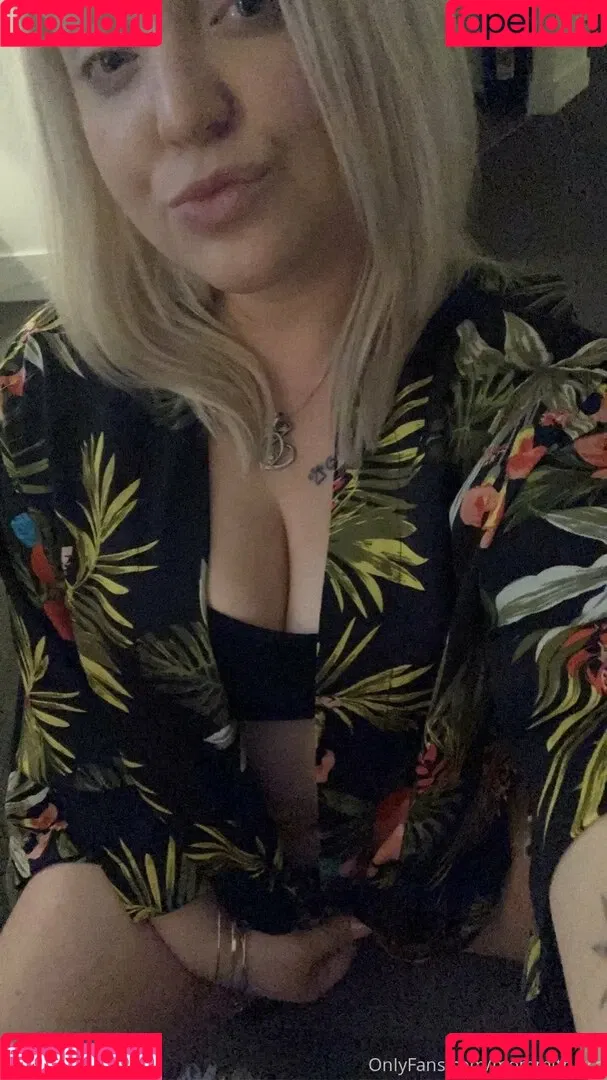 mommithiccc Onlyfans Photo Gallery 