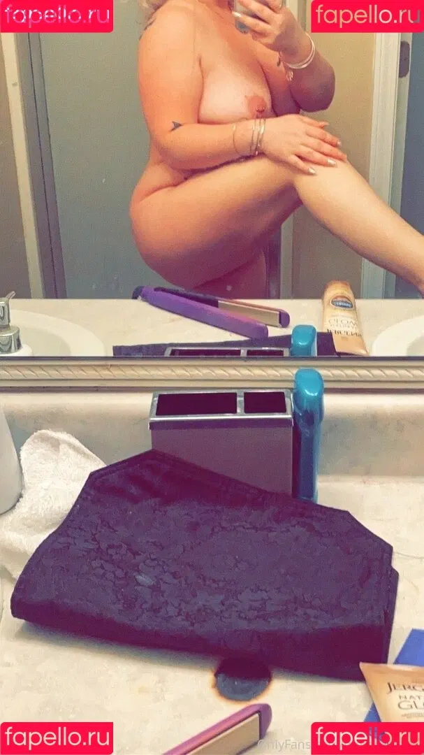 mommithiccc Onlyfans Photo Gallery 