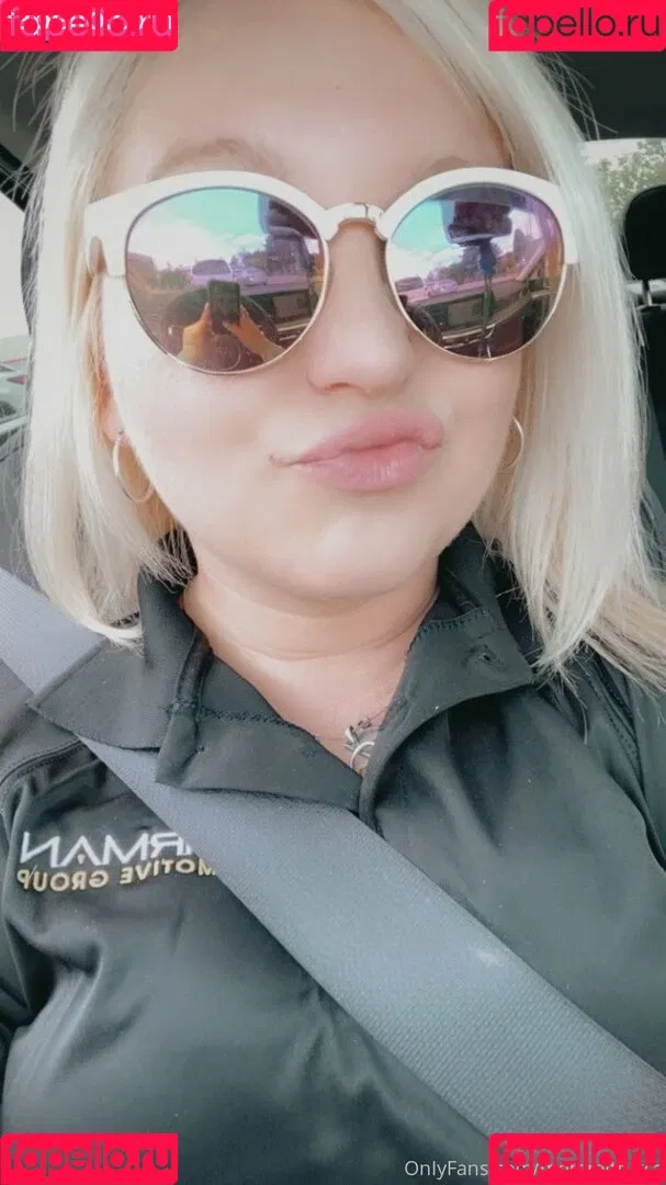 mommithiccc Onlyfans Photo Gallery 
