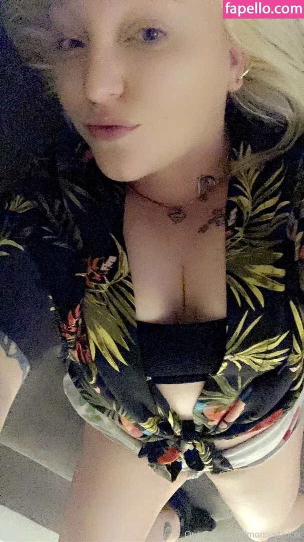 mommithiccc Onlyfans Photo Gallery 