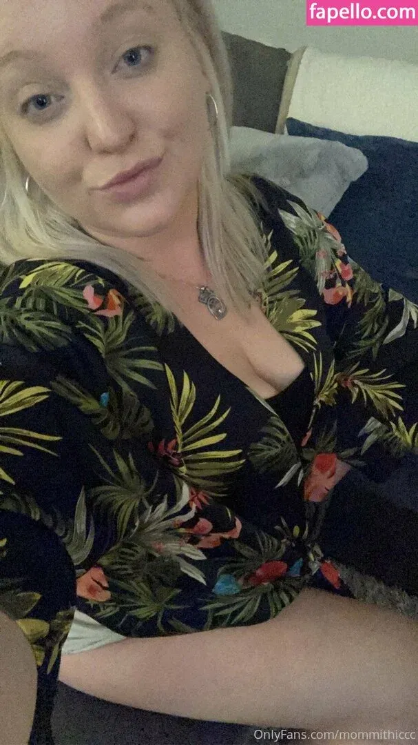 mommithiccc Onlyfans Photo Gallery 