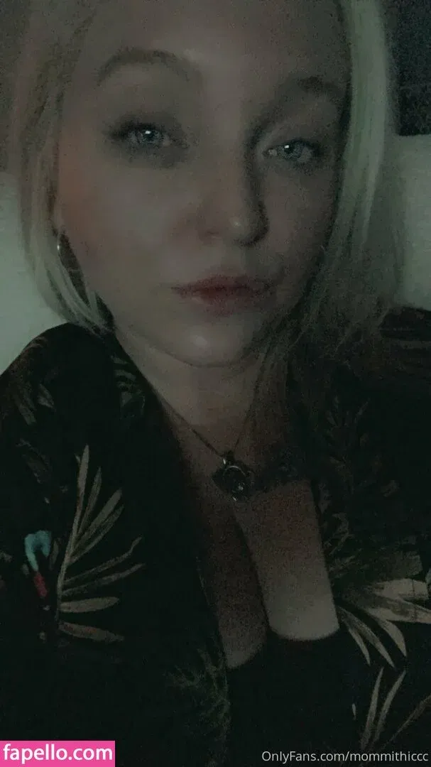 mommithiccc Onlyfans Photo Gallery 