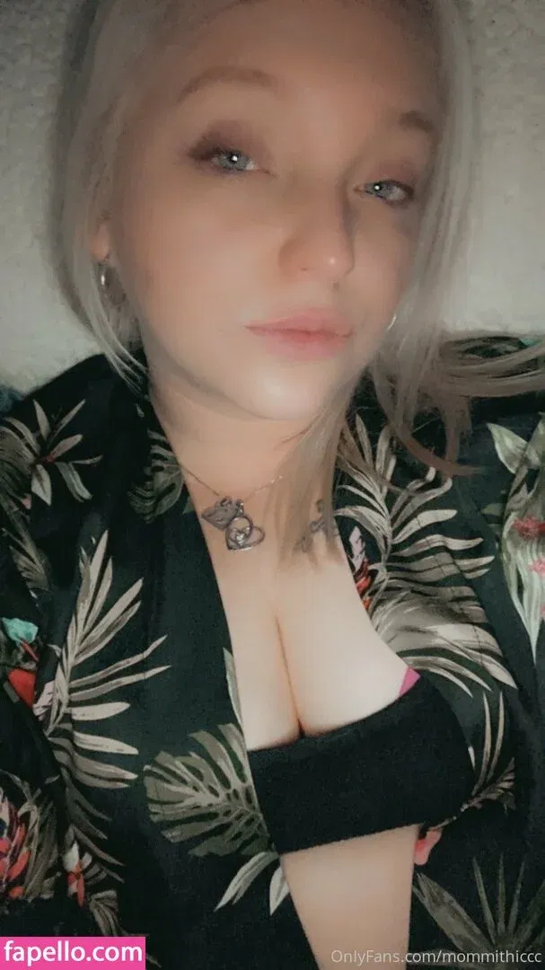 mommithiccc Onlyfans Photo Gallery 