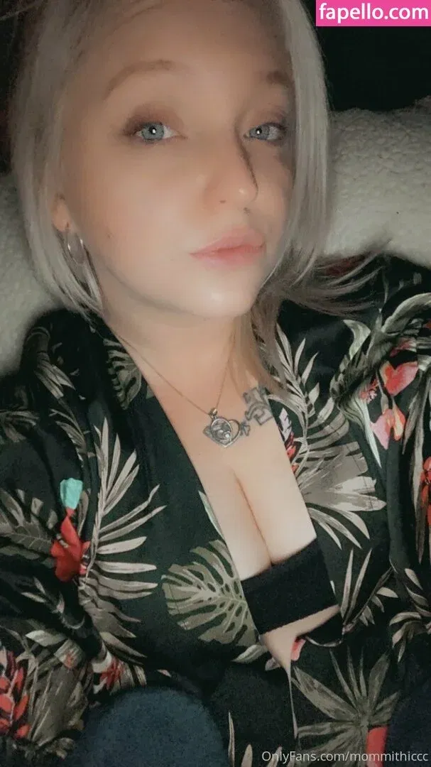 mommithiccc Onlyfans Photo Gallery 