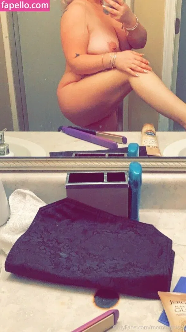 mommithiccc Onlyfans Photo Gallery 