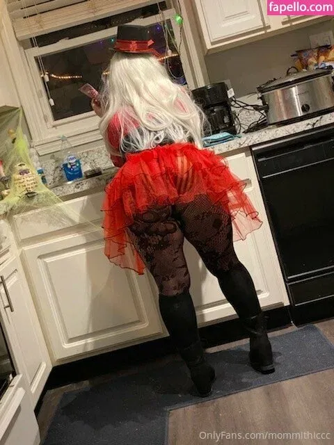 mommithiccc Onlyfans Photo Gallery 