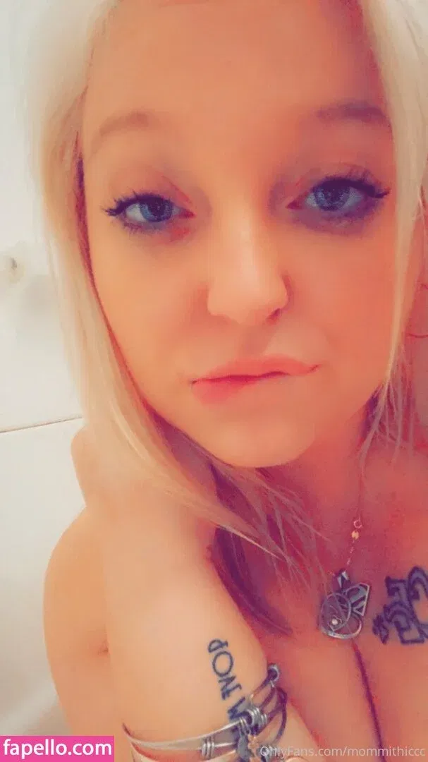 mommithiccc Onlyfans Photo Gallery 